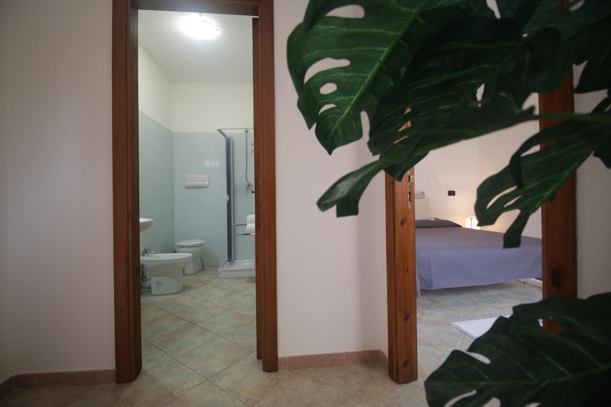 Residenza Maria Antonia - Historical Suite Orosei Habitación foto