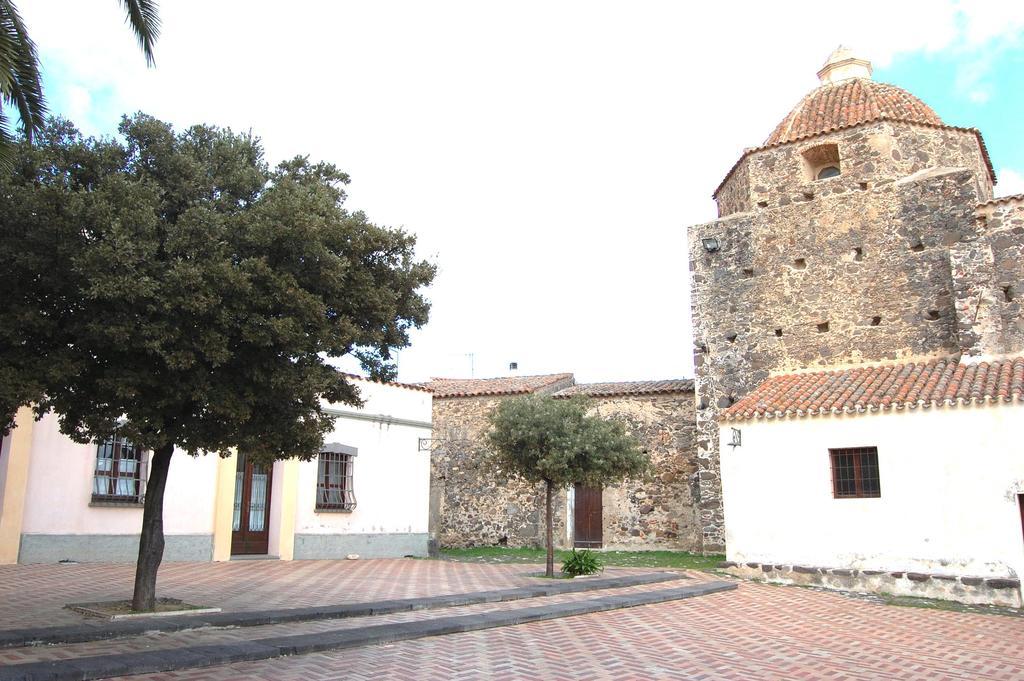 Residenza Maria Antonia - Historical Suite Orosei Habitación foto